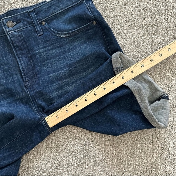 Chico's Shorts Denim So Slimming Girlfriend Shorts Size 0.5 / US 6 - Picture 7 of 7